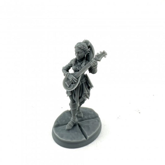 Reaper 07124: Ryelle Rainheather, Elf Bard (Alternate Sculpt)